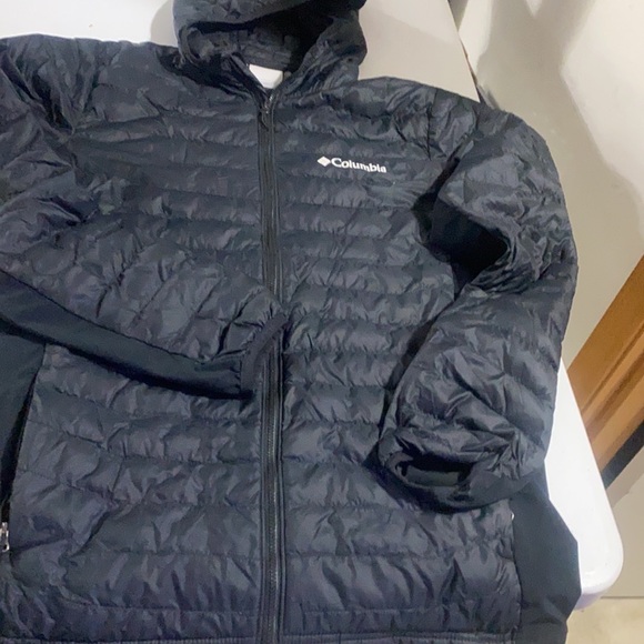Columbia Powder Pass puffer jacket in black - Picture 7 of 9